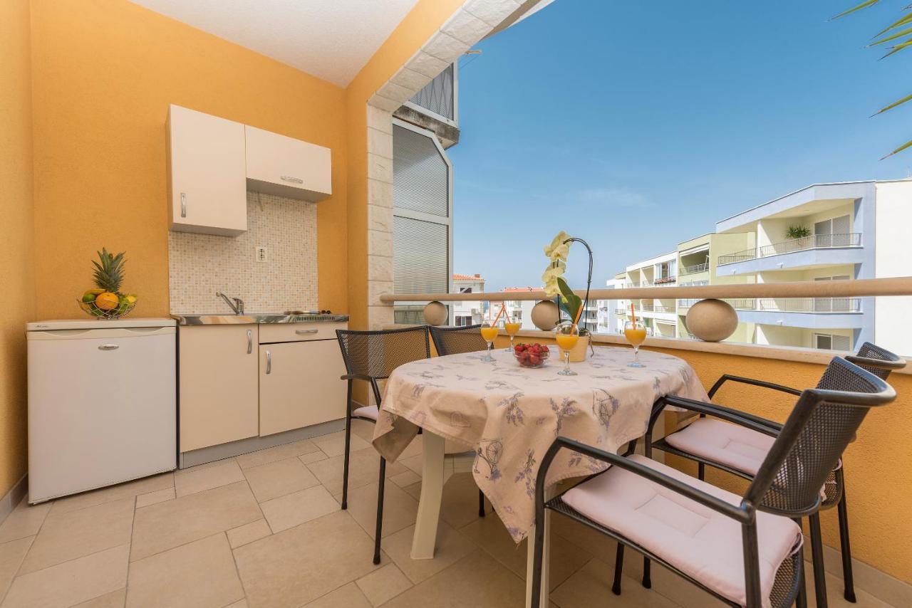 Apartments Villa Vujcic Makarska Exterior foto