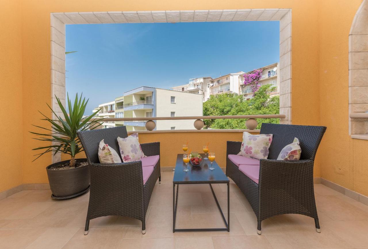 Apartments Villa Vujcic Makarska Exterior foto