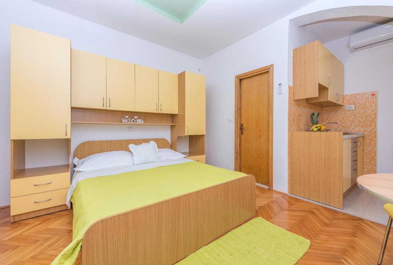Apartments Villa Vujcic Makarska Exterior foto